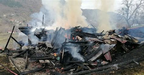 K­a­r­a­b­ü­k­­t­e­ ­2­ ­k­a­t­l­ı­ ­a­h­ş­a­p­ ­e­v­ ­y­a­n­d­ı­ ­-­ ­Y­a­ş­a­m­ ­H­a­b­e­r­l­e­r­i­